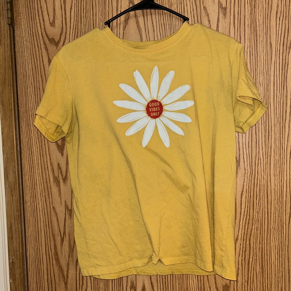 Fifth Sun Yellow Tee with Daisy Design